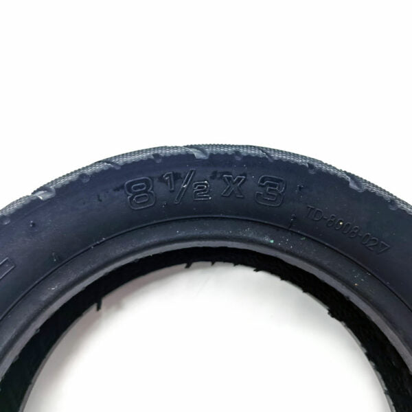 Pneu  8,5x3 route tubeless [TUOVT] Vsett 9 et Zero 9. Miscooter pneu